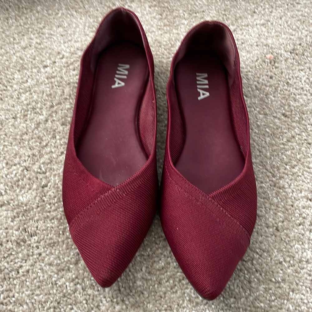 Mia Burgundy Flyknit Flats - EUC 7M